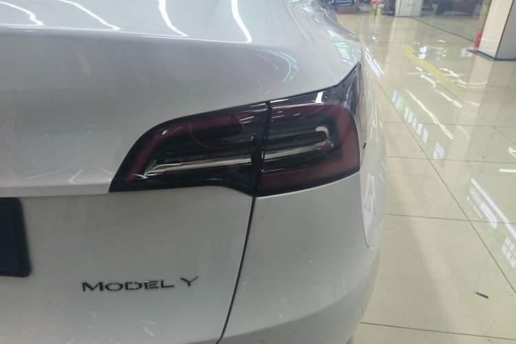 Used Tesla Model Y 2021 Standard Range Rear-Wheel Drive Version
