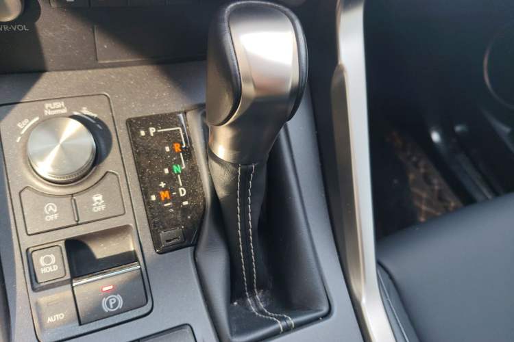 Used Lexus NX 2020 200 All-Wheel Drive Fēngshàng Version China VI Standard Gear Lever