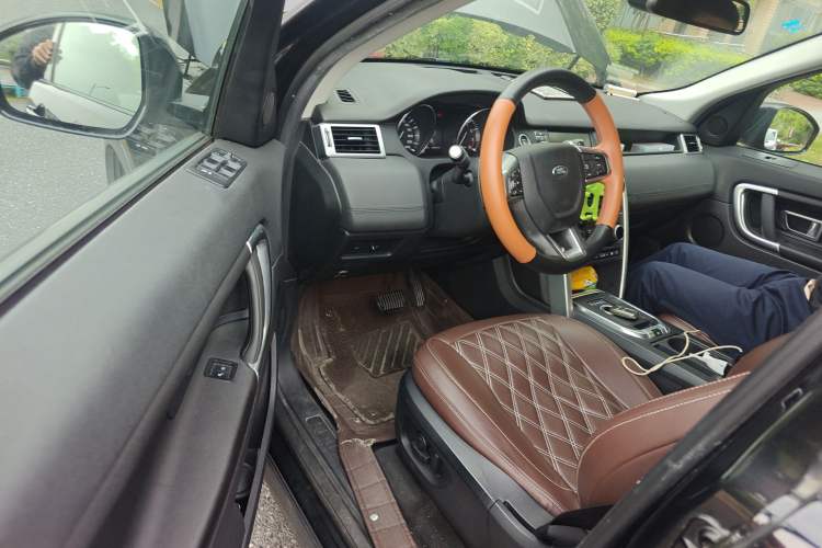 Used Land Rover Discovery Sport 2015 2.0T SE Driver Seat