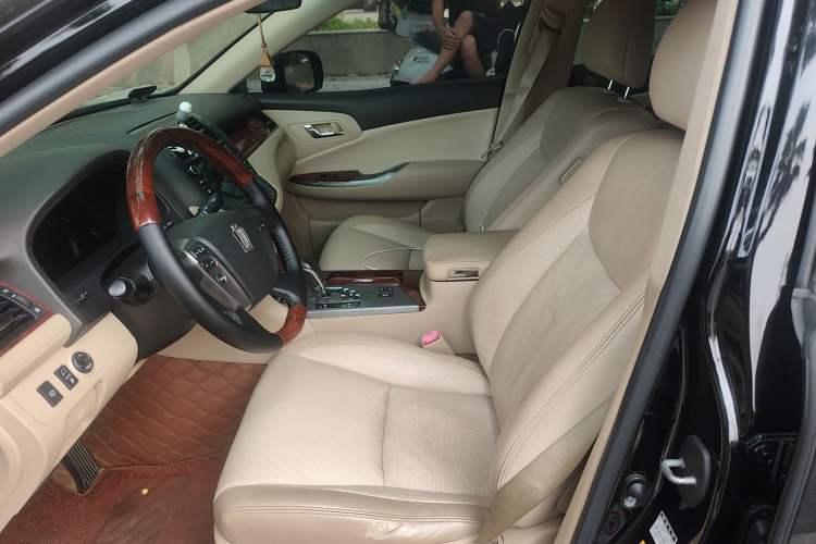Used Toyota Crown 2012 2.5L Royal Leather Edition
