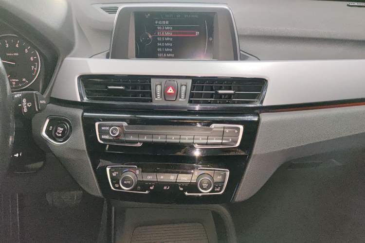 Used BMW X1 2016 sDrive18Li Premium Edition
