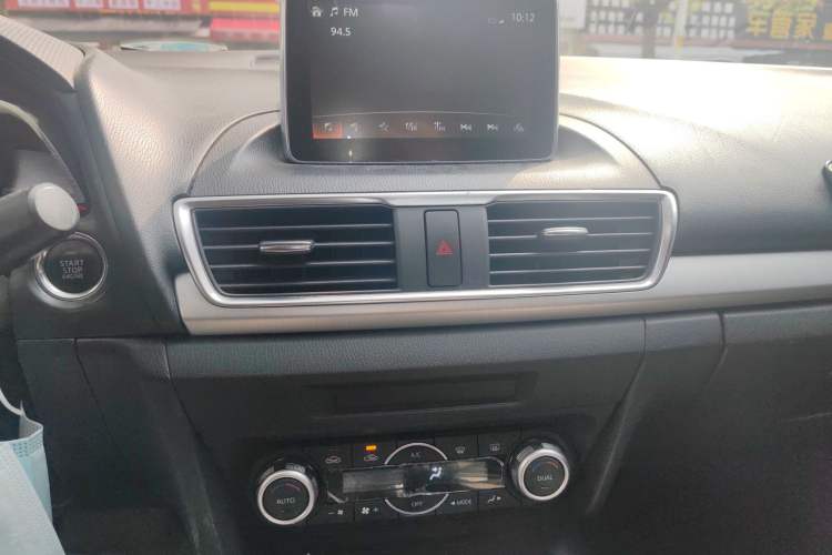 Used Mazda 3 Axela 2014 Sedan 1.5L Automatic Luxury Model