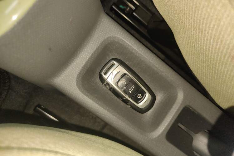 Used Geely Galaxy Panda 2023 Panda Mini 200km Endurance Bear