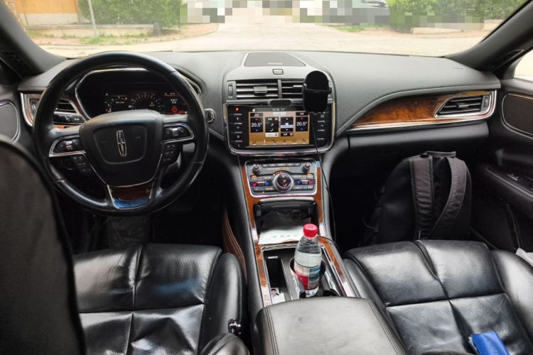 Used Lincoln Continental 2017 2.0T Two-Wheel-Drive Luxury Edition Center Console