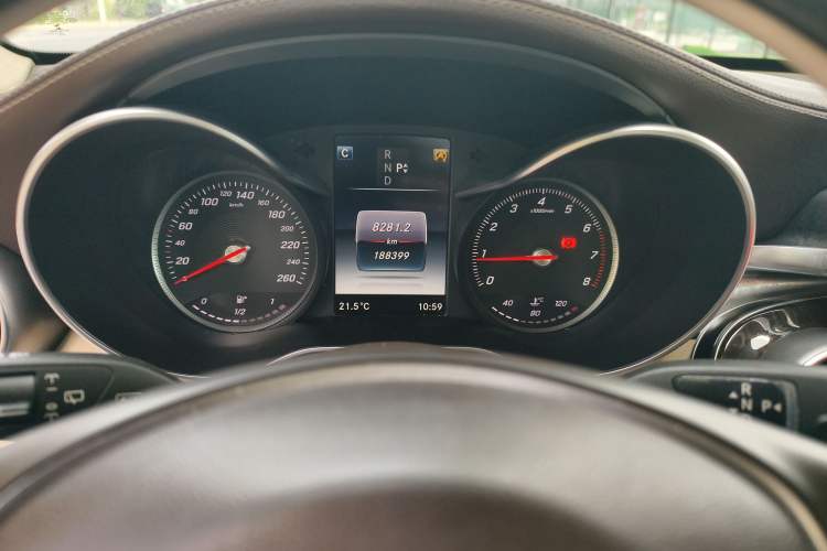 Used Mercedes-Benz GLC 2016 GLC 260 4MATIC Luxury Model
