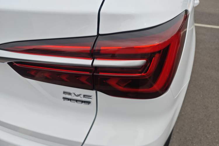 Used Roewe RX5 2025 PLUS 330TGI Automatic Trendsetting Smart Edition
