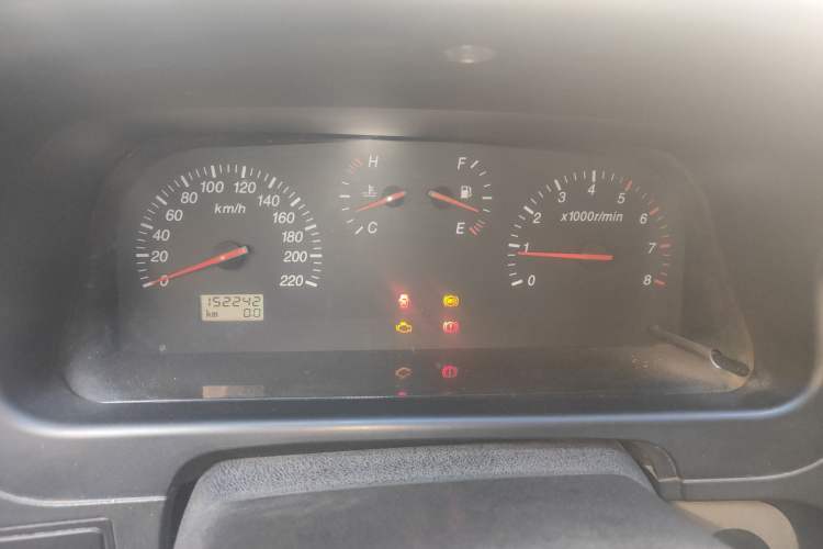 Used Jinbei Grace 2013 2.0L Zhi Ling Luxury 7-Seater All-Games Commemorative Version China IV Standard