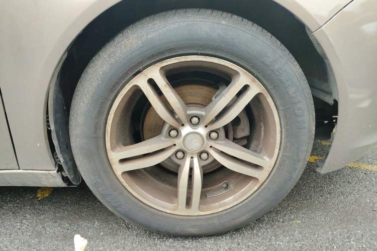 Used Buick Regal 2010 2.0L Expo Edition Right Front Wheel Hub