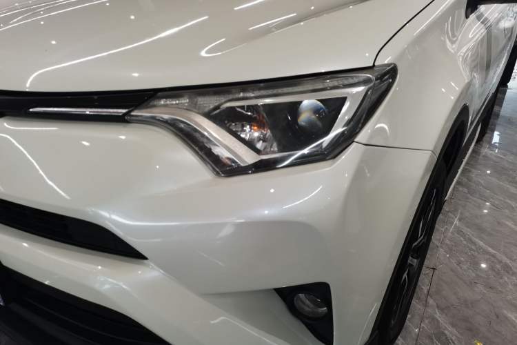 Used Toyota RAV4 2016 2.0L CVT Two-Wheel Drive Urban Edition China V Standard