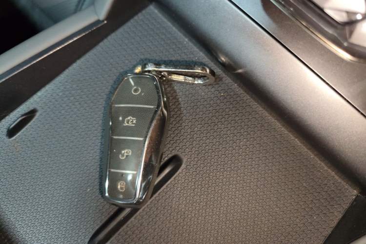 Used BYD Qin L 2024 DM-i 120KM Beyond Model Vehicle Key