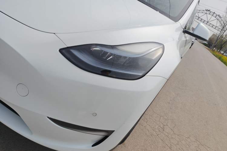 Used Tesla Model Y 2023 Long-Range All-Wheel-Drive Version