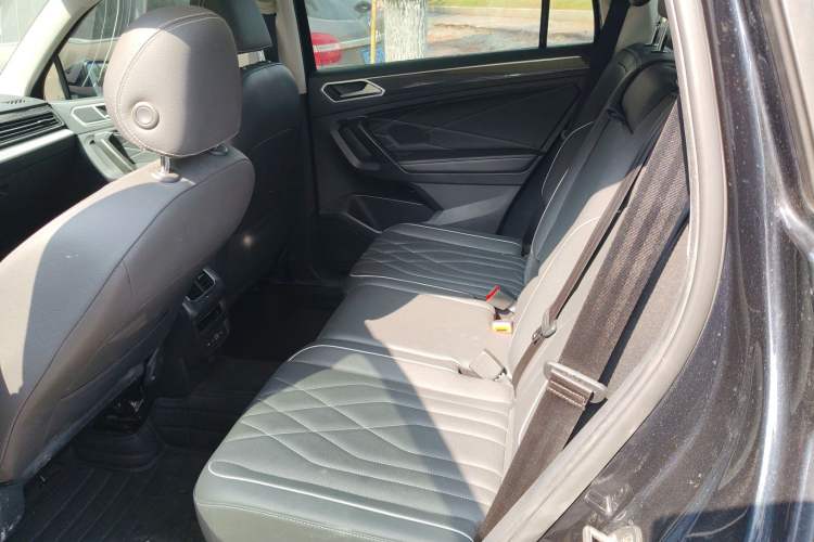 Used Volkswagen Tiguan L 2022 330TSI Automatic Two-Wheel Drive R-Line Enhanced Edition
