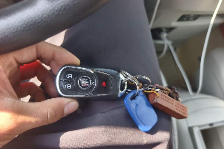 Used Buick GL8 2023 Land Executive Class Comfort Model
