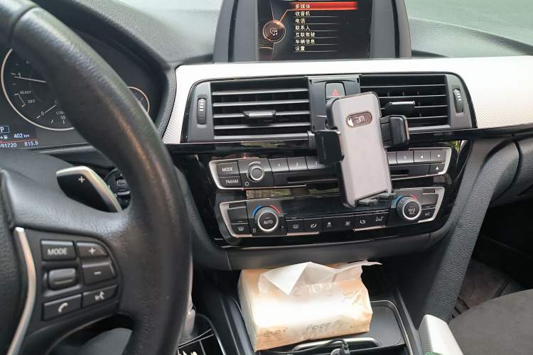 Used BMW 3 Series 2017 320i M Sport Audio And AC Panel