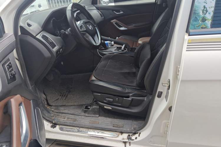 Used JMC Yusheng S350 2016 2.0T Automatic 4x4 Gasoline Luxury Version with Sunroof 7 Seats Left Front Seat