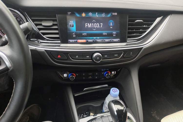 Used Buick Regal 2019 Revised 20T Luxury Version China VI Standard Audio And AC Panel