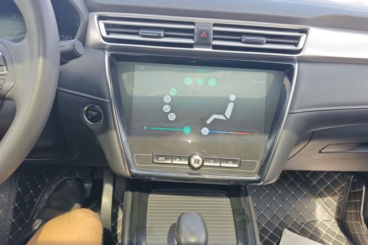 Used Roewe i5 2020 1.5L Automatic 4G Connect Luxury Flagship Edition