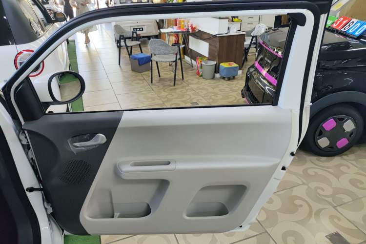 Used CHANGAN Lumin 2024 130km Qingyue Version Interior 4