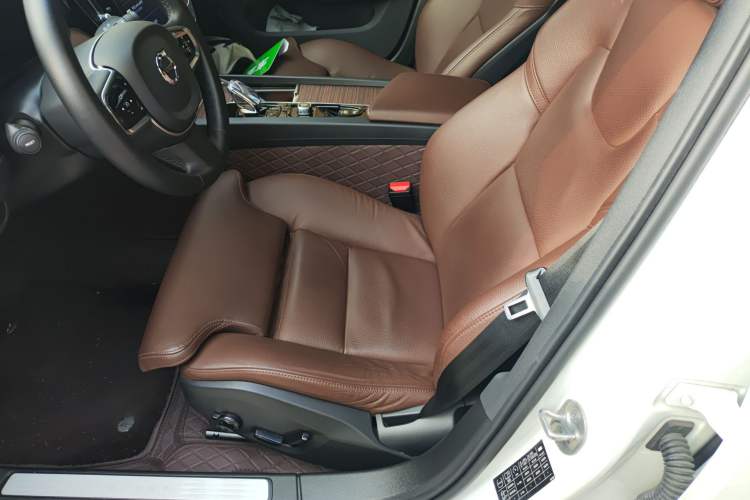 Used Volvo S60 2023 B4 Zhiyuan Luxury Edition
