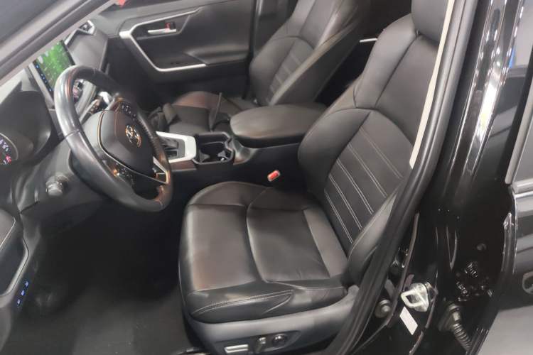 Used Toyota Wildlander 2022 2.0L CVT Two-Wheel Drive Luxury PLUS Edition Left Front Seat