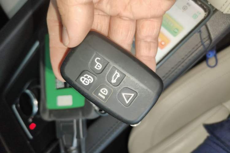 Used Jaguar F-PACE 2016 3.0 SC Four-Wheel Drive S High-Performance Edition Vehicle Key