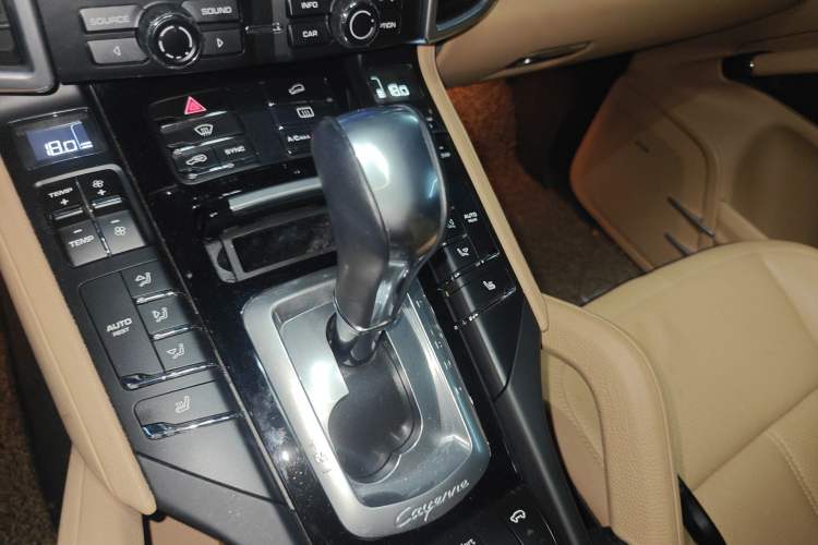 Used Porsche Cayenne 2014 Cayenne Platinum Edition 3.0T