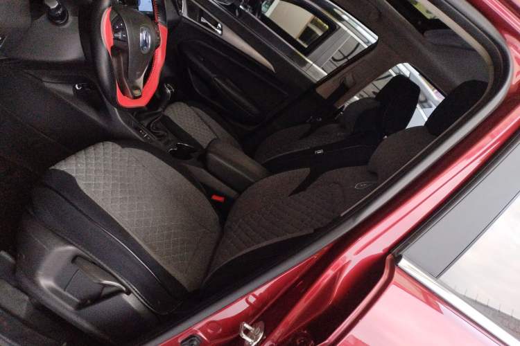 Used CHANGAN CS75 2016 2.0L Manual Luxury Version China IV Standard
