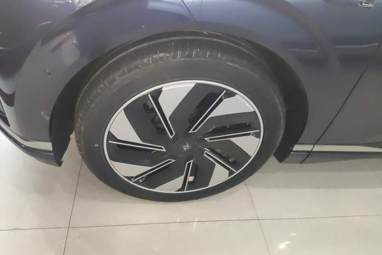 Used Dongfeng eπ eπ008 2024 636Max All-Electric Version 6 Seats
