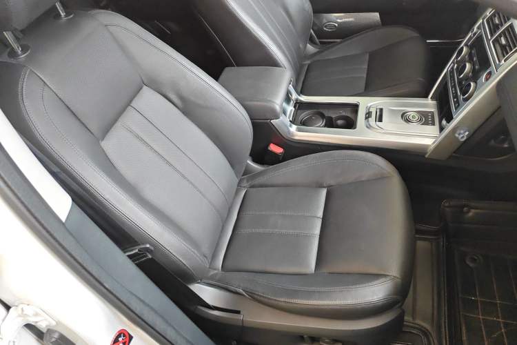 Used Land Rover Discovery Sport 2016 2.0T SE Right Front Seat