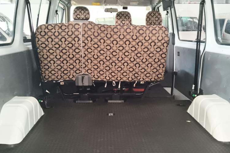 Used JMC Transit 2019 2.8T Commercial Version Short Wheelbase Mid-Roof 6-Seater China VI JX493
