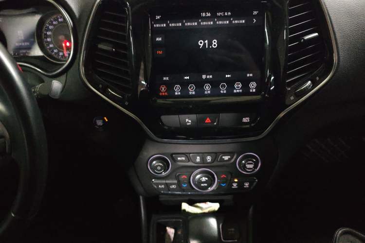 Used Jeep Cherokee 2019 2.0T Two-Wheel Drive Smart Enjoyment Version China V