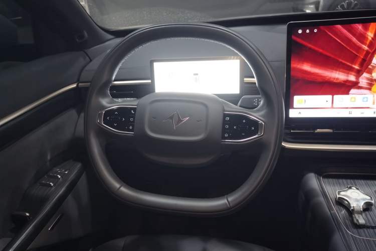 Used Dongfeng eπ eπ008 2024 210Max Range-Extended Version 6 Seats Steering Wheel