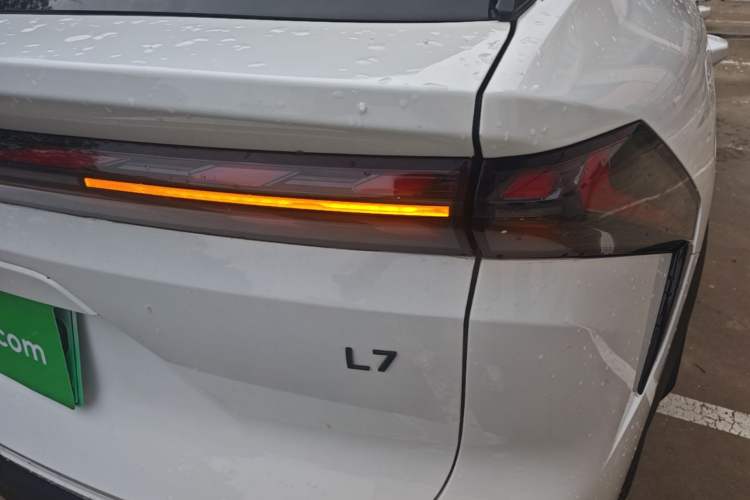Used Geely Galaxy L7 2023 1.5T 115 km Starship
