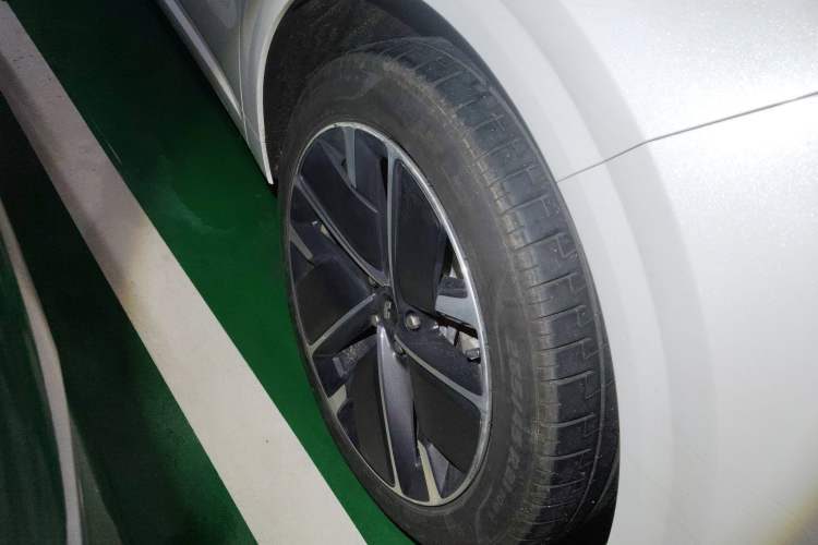 Used Li Auto L6 2025 Pro Smart Refresh Edition Exterior 1