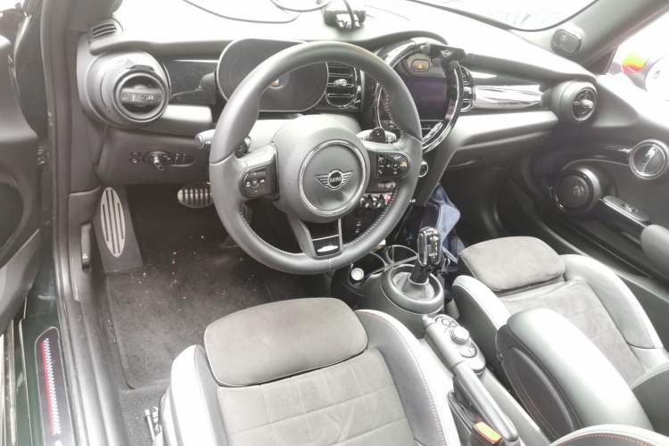 Used MINI JCW 2023 Facelift 2.0T JOHN COOPER WORKS ALL-IN Center Console