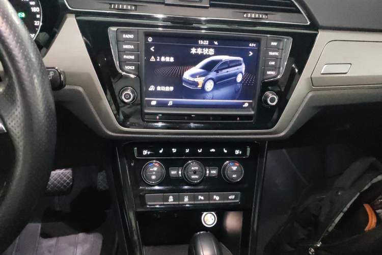 Used Volkswagen Touran 2018 Volkswagen Touran L 330TSI DSG Luxury Edition