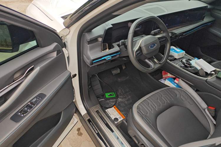 Used Ford Edge 2023 Ford Explorer L 2.0T EcoBoost E-Hybrid Two-Wheel Drive 7-Seater Luxury Model