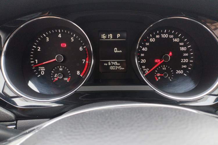 Used Volkswagen Sagitar 2015 230TSI Automatic Comfort Version Odometer Close Up