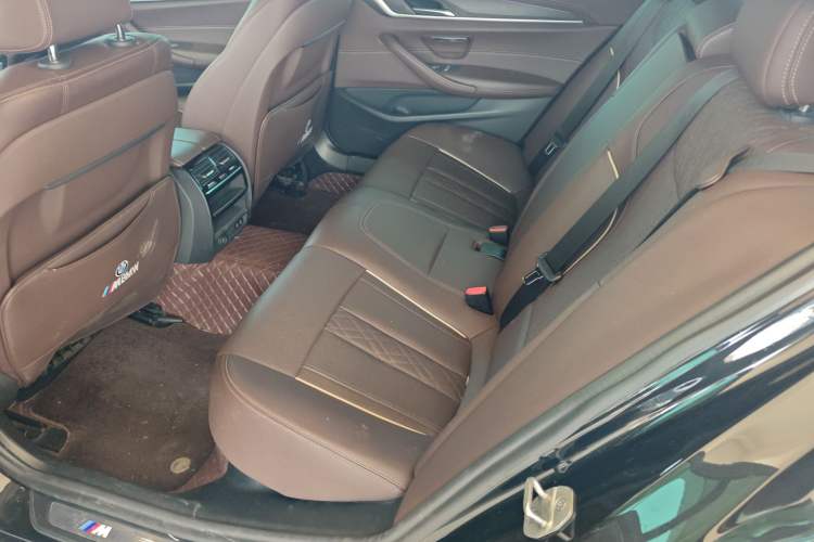Used BMW 5 Series 2021 Facelifted 530Li Leading Edition M Sport Package Left Rear Seat