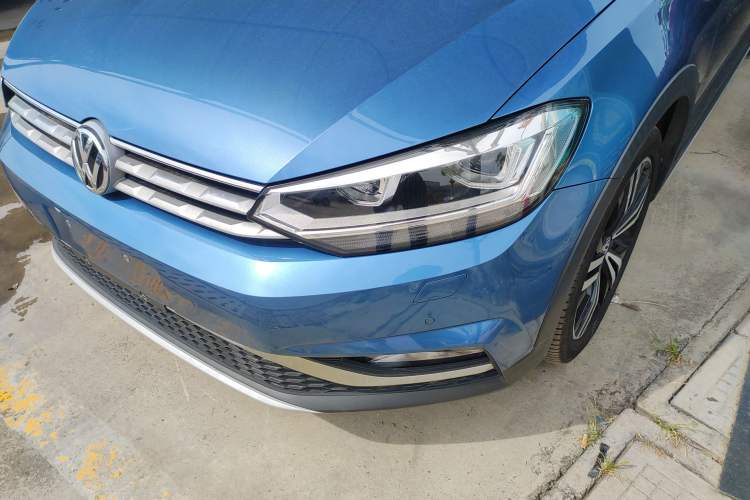 Used Volkswagen Touran 2018 Volkswagen Touran L 280TSI DSG Boundary Edition 6-Seater China VI Standard