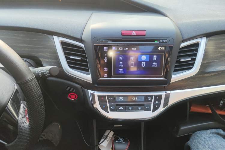 Used Honda Jade 2017 1.8L automatic Comfort version 5 seats
