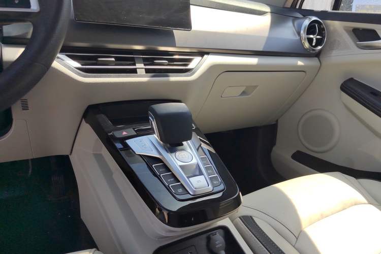 Used BYD Yuan Pro 2021 401 km Luxury Version Gear Lever