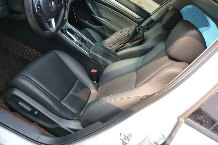 Used Honda Accord 2022 260TURBO Luxury Edition Left Front Seat