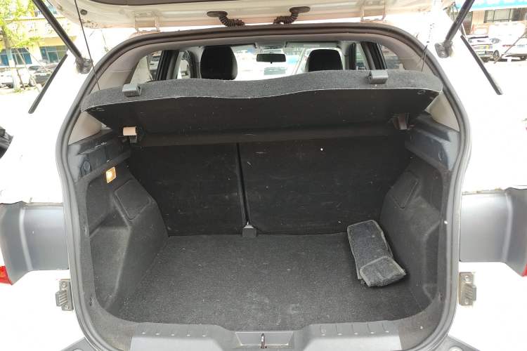 Used Brilliance V3 2017 1.5L Automatic Smart Version Trunk