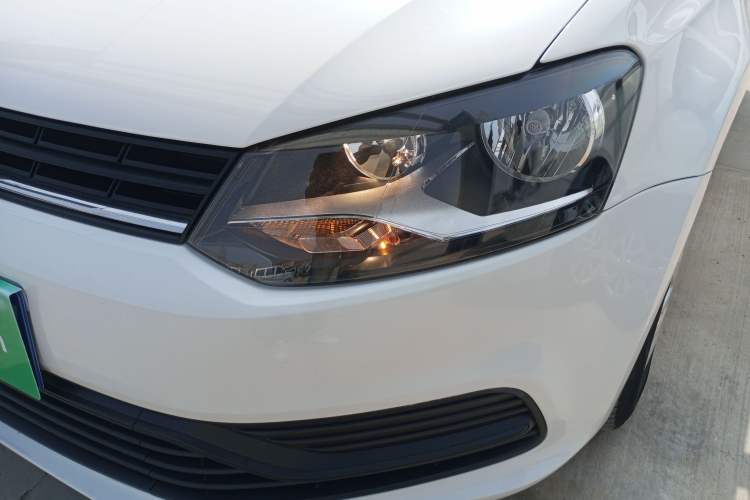 Used Volkswagen Polo 2016 1.4L Automatic Trendy Model Left Front Headlight