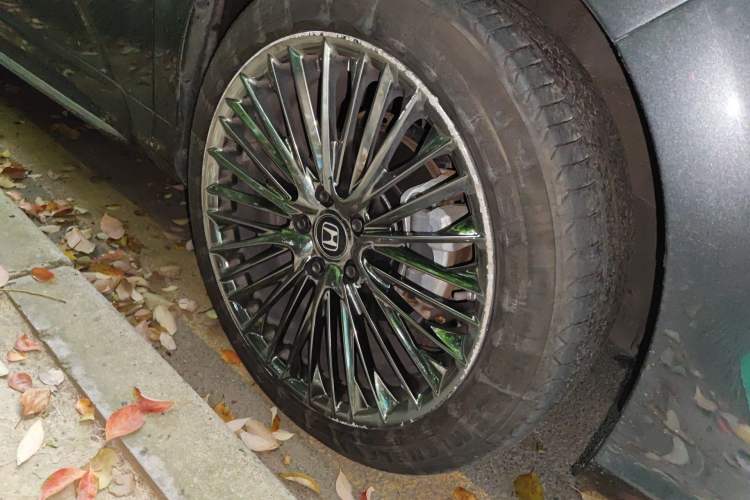 Used Honda Odyssey 2022 2.0L eHEV Sharp Supreme Edition Right Front Wheel Hub