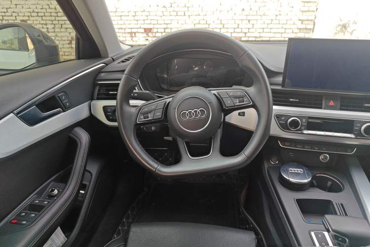 Used Audi A4L 2022 40 TFSI Luxury Dynamic Model
