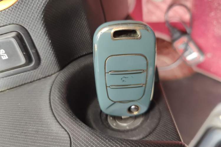 Used Wuling Hongguang MINIEV 2021 Macaron Fashion Model Lithium Iron Phosphate Vehicle Key