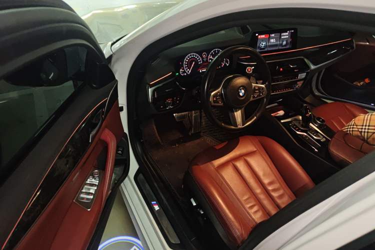 Used BMW 5 Series 2019 Facelifted 530Li Leading Edition M Sport Package
