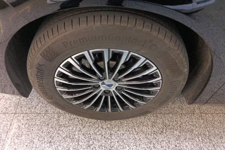 Used Denza D9 2022 DM-i 970 Four-Wheel Drive Flagship Model
